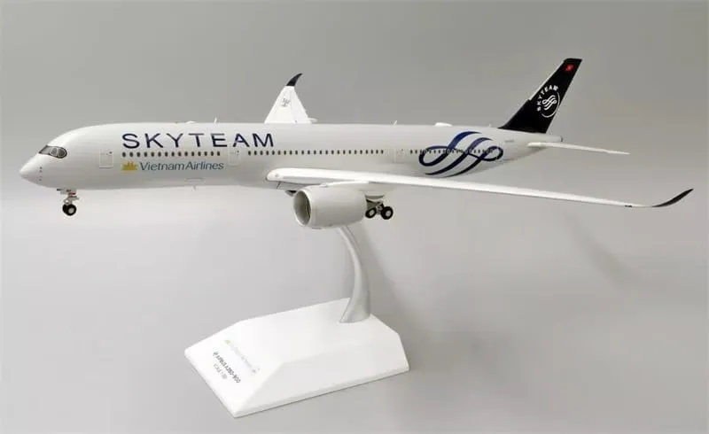 JC Wings Vietnam Airlines for Airbus A350-900 VN-A897 SkyTeam Alliance 1:200 Aircraft Pre-Built Model